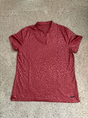 NWT Nike Coral Red Dri-FIT Short Sleeve Athletic Top (203)